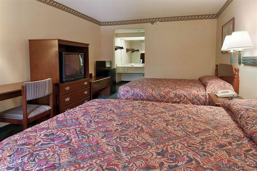 Days Inn - Chapel Hill Habitación foto