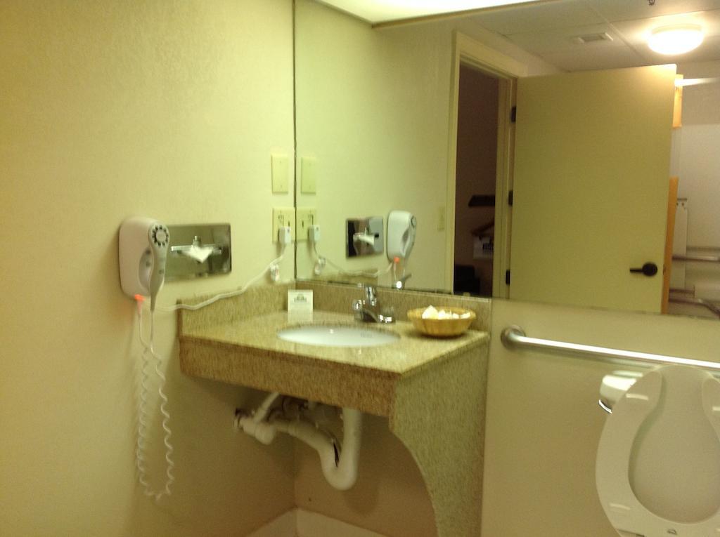 Days Inn - Chapel Hill Habitación foto