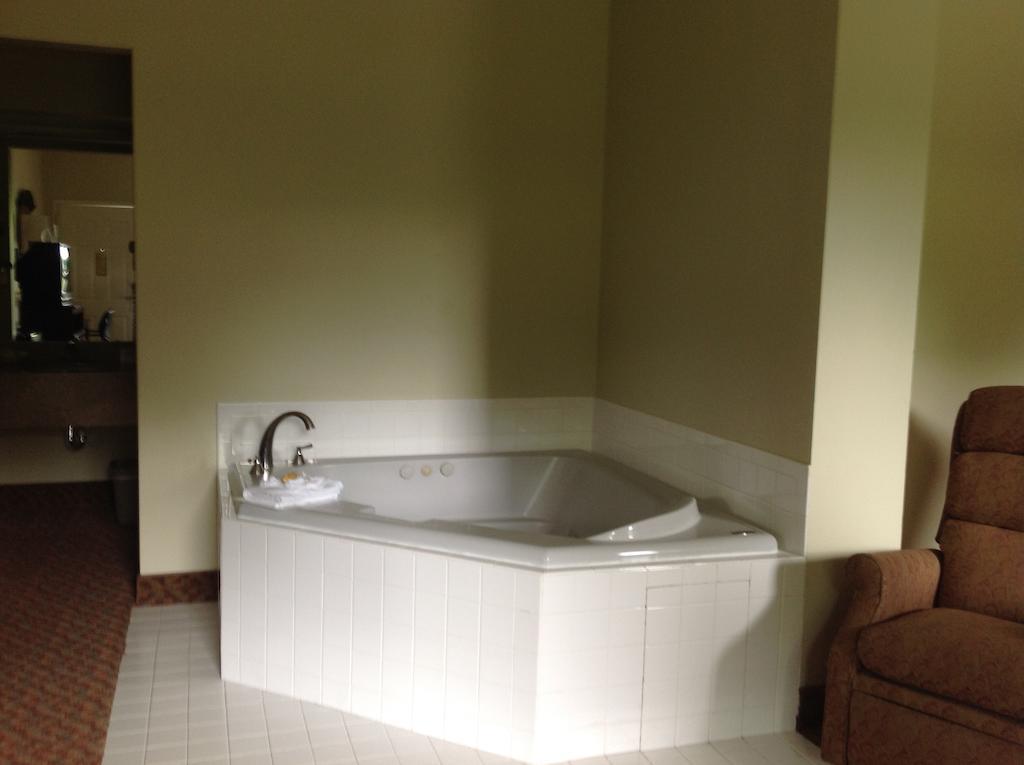 Days Inn - Chapel Hill Habitación foto